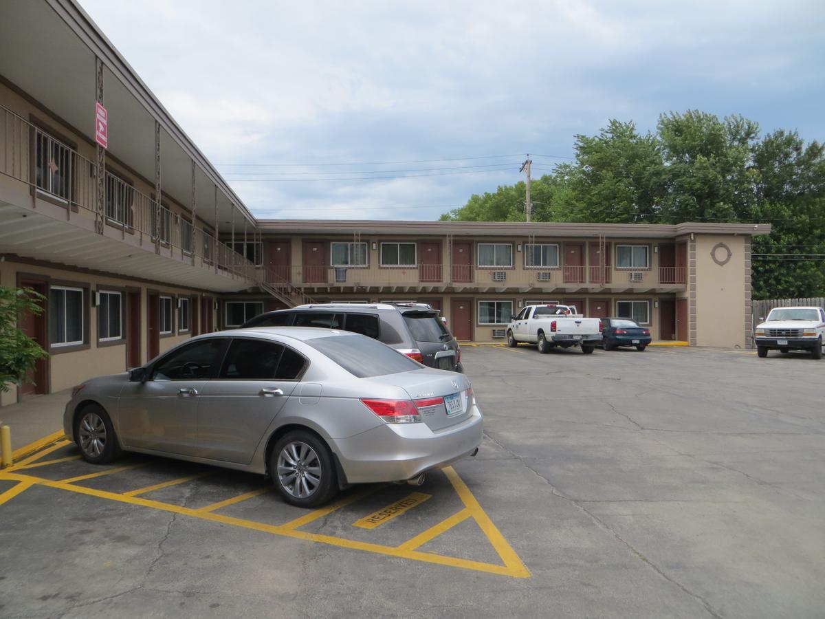 Deluxe Inn/Extended Stay - Council Bluffs 卡特湖 外观 照片