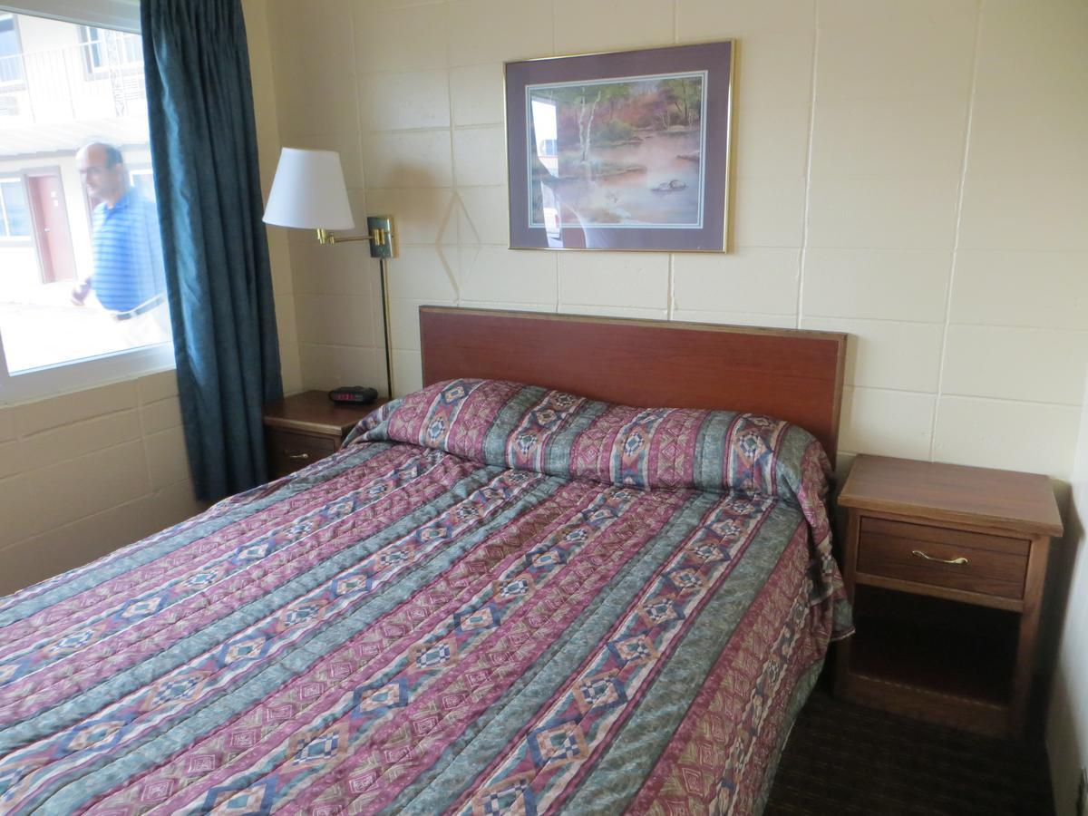Deluxe Inn/Extended Stay - Council Bluffs 卡特湖 客房 照片